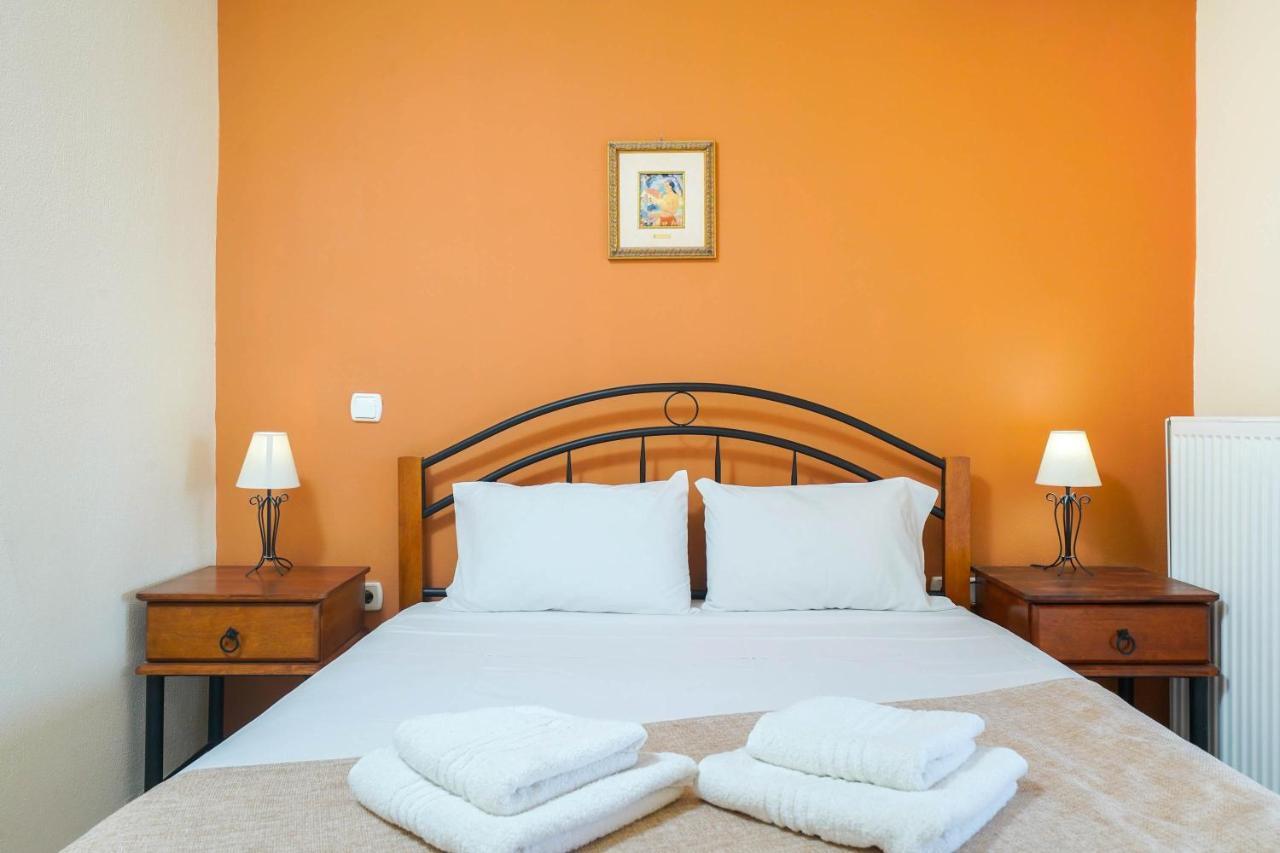Golden Nest Apartment *